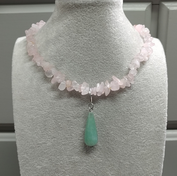 Rose Quartz Chip Beaded Necklace Aventurine Pendant Natural Gemstone Crystal - Picture 5 of 13